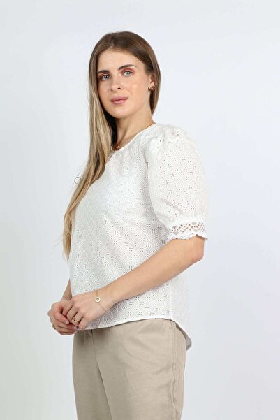DALYDRESS Lace Round-Neck Top