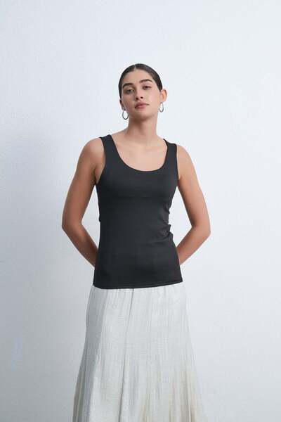 Livia Solid Sleeveless Crew Neck Top