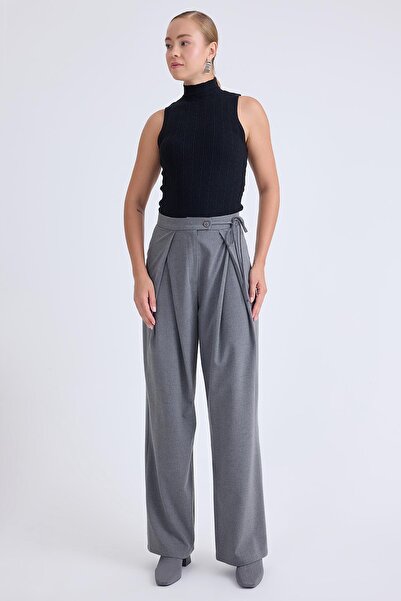 Vitrin Beli Bağcıklı Geniş Paça Pantolon