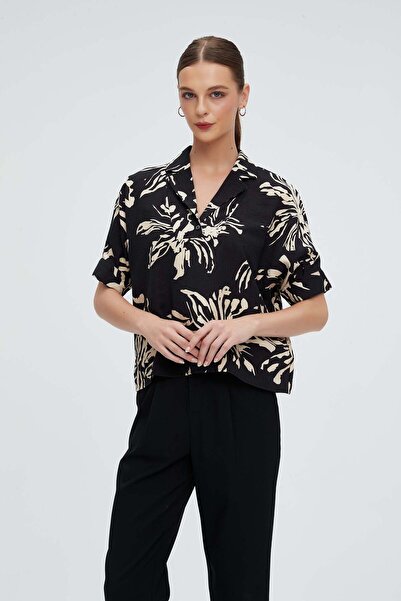 Nichii Floral Short-Sleeve Top