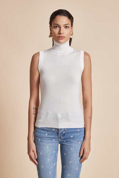 Yola Solid High Neck Sleeveless Top