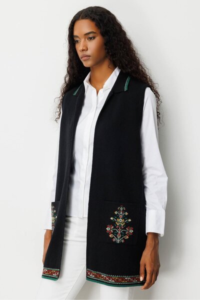 Desen Triko Women's Polo Neck Hem Kilim Patterned Long Wool Vest Black