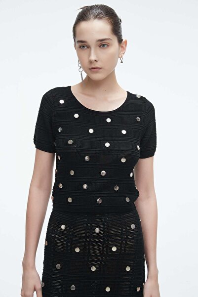 Yola بلوزة بتفاصيل دانتيل منقط