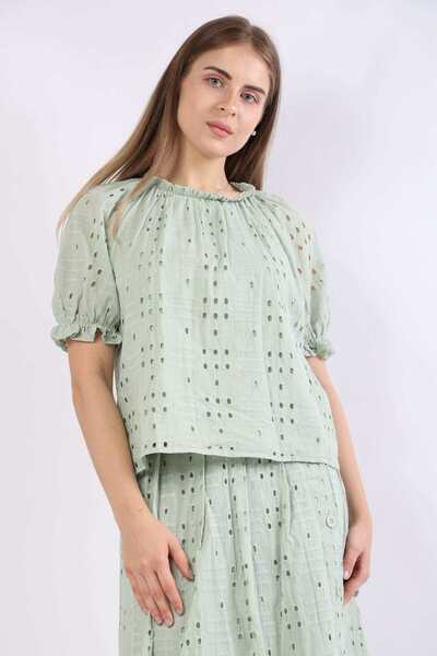 Nichii Lace Puff-Sleeve Top
