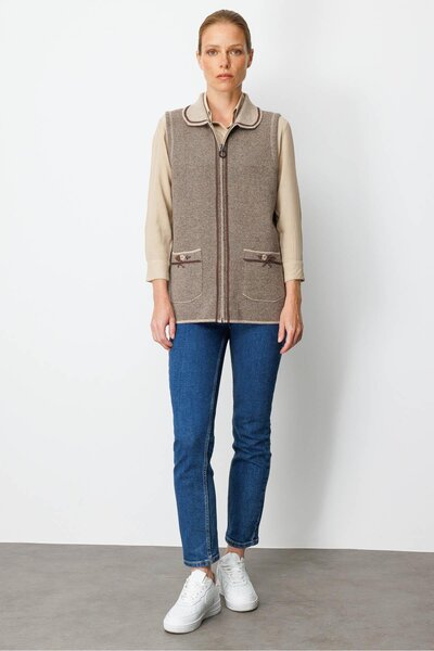 Desen Triko Women's Polo Collar Embroidered Wool Vest K.Beige