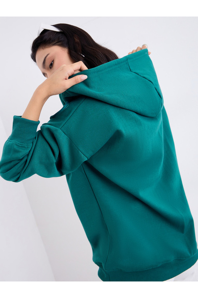 Styli هودي بشعار كبير الحجم مزود بسحّاب طويل