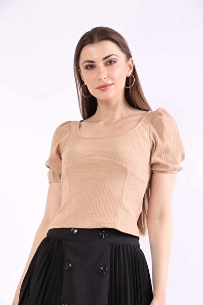 mica بلوزة بأكمام قصيرة منتفخة