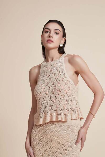 Yola Solid Halter Neck Top with Lace Details