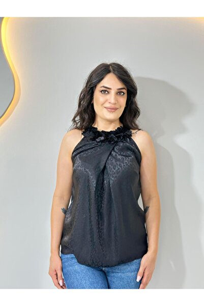 Nero Siyah Halter Yaka Çiçek Fırfır Detay Pamuk Saten Bluz A080