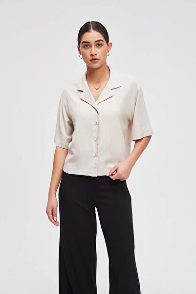 Livia Solid Buttoned Half-Sleeve Top