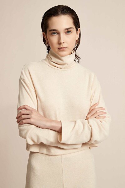 Yola Solid High Neck Long Sleeve Top