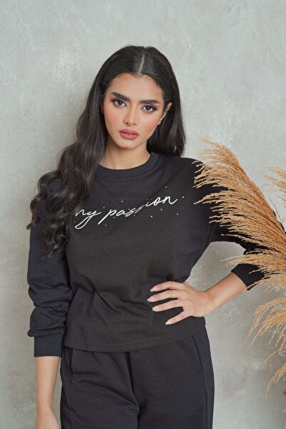 mica بلوزة بأكمام طويلة بطبعة جرافيكية