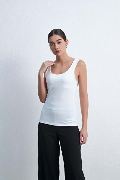 Livia Solid Sleeveless Crew Neck Top