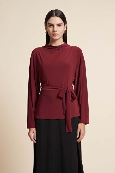 Yola بلوزة بأكمام طويلة ورباط على الخصر