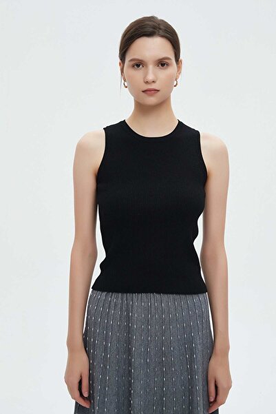 mica Solid Sleeveless Top