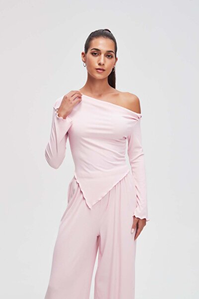 Livia بلوزة سادة بأكمام طويلة ورقبة على شكل حرف V