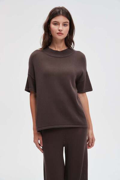 Livia Solid Short-Sleeve Top