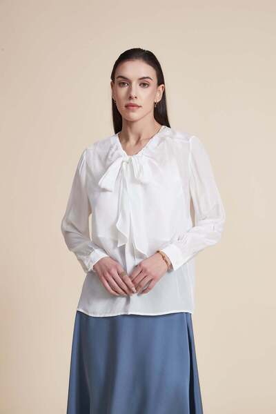 Yola Solid V-Neck Long Sleeve Top