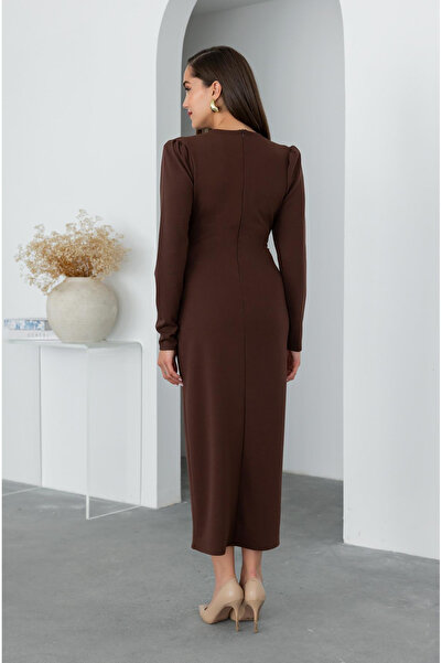 Afiş Butik Кафяво рокля с кръстосана яка и разрез