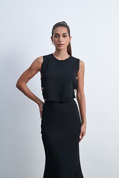 Livia بلوزة سادة بدون أكمام