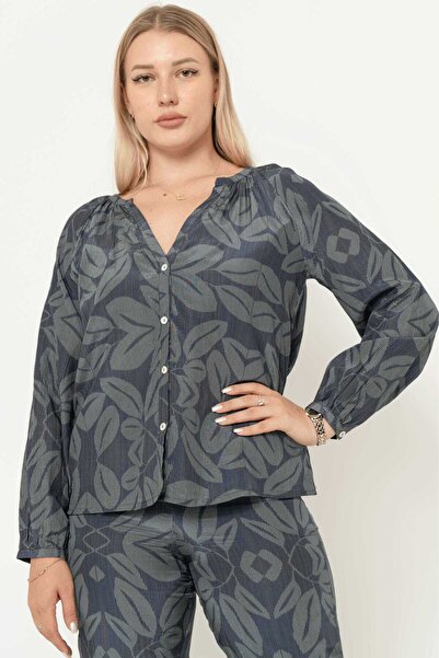 Yola Floral V-Neck Long Sleeve Top