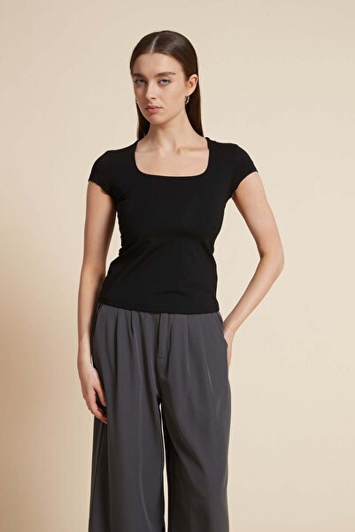 Yola بلوزة سادة بأكمام قصيرة