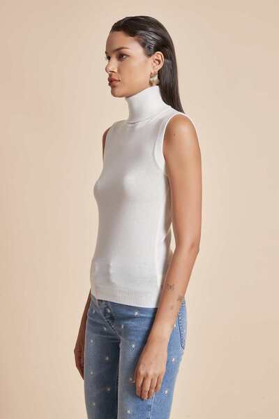 Yola Solid High Neck Sleeveless Top