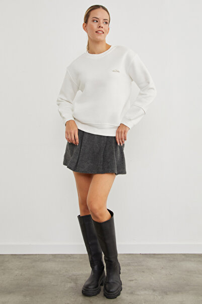 Fulla Moda 3 Thread Metal Accessory Crew Neck Sweatshirt