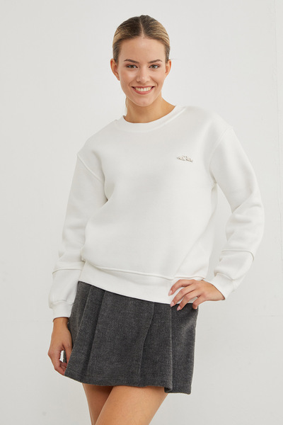 Fulla Moda 3 Thread Metal Accessory Crew Neck Sweatshirt