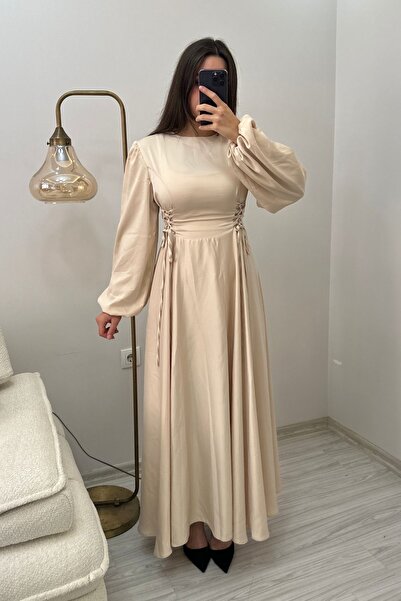 Hollyhocks Rochie lungă de seară din satin cu șireturi pe laterale