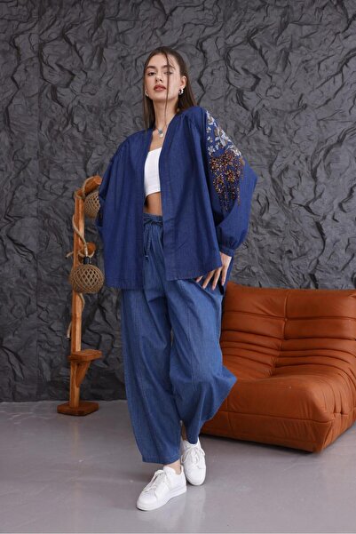 Dadali كيمونو من قماش الدنيم الرقيق المطرز بالترتر باللون الأزرق