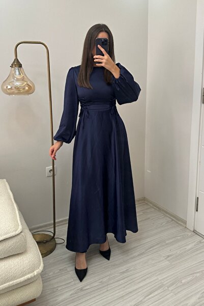 Hollyhocks Yanları Bağcıklı Uzun Saten Abiye