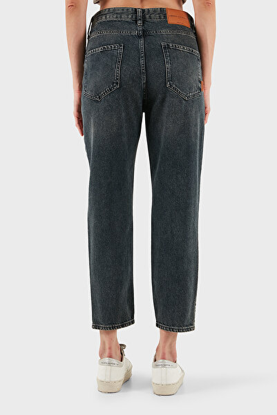 Armani Exchange Cotton Relaxed Fit Regular Waist Straight Leg Jeans Denim Pants Xw000073 Af14470 Mb