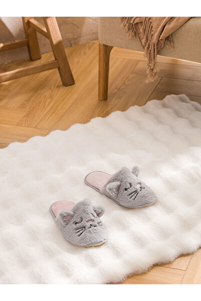 LC Waikiki Seray Yeni Sezon Nakışlı Pelüş Kadın Ev Terliği