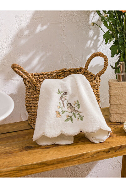 LC Waikiki منشف وجه مطرزة بالزهور من إكرو مقاس 50x80 سم