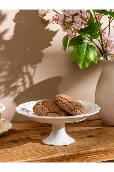 LC Waikiki Beyaz Ayaklı Porselen Sunum Tabağı 22 cm