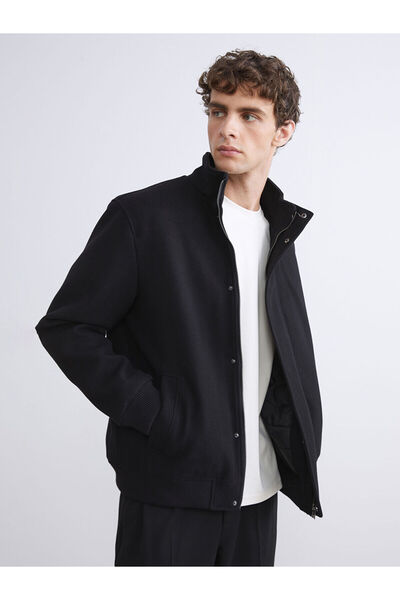 LC Waikiki Yeni Sezon Standart Kalıp Dik Yaka Erkek Mont