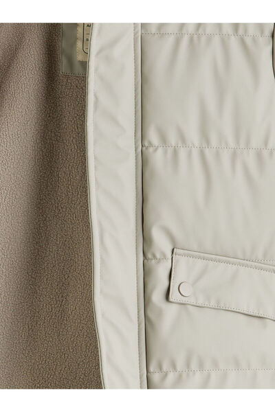 LC Waikiki Bej Kapüşonlu Erkek Çocuk Şişme Mont