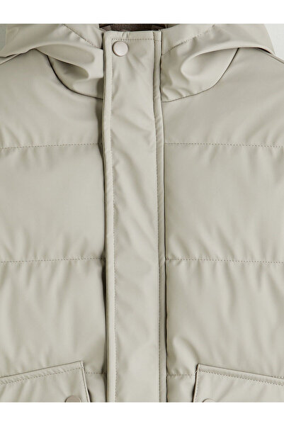 LC Waikiki Bej Kapüşonlu Erkek Çocuk Şişme Mont