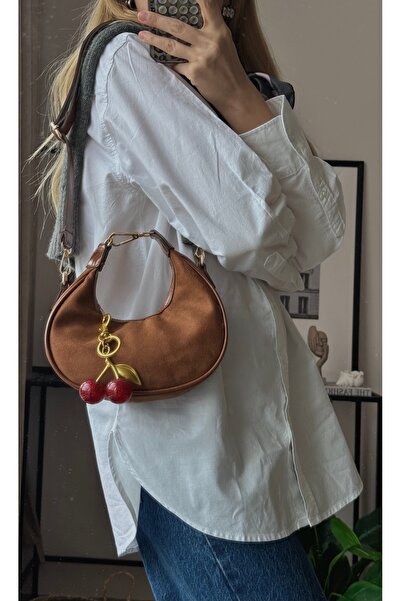 mèche atelier since 2024 Geantă de mână și de umăr din piele intoarsa pentru femei Valeria Cherry cu cadou Charm, maro