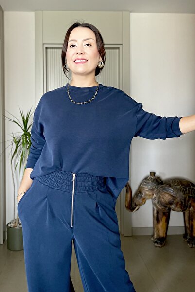 Butik Didem Sakinci طقم بدلة رياضية من قماش ناعم مع تفاصيل سحاب على الخصر والظهر