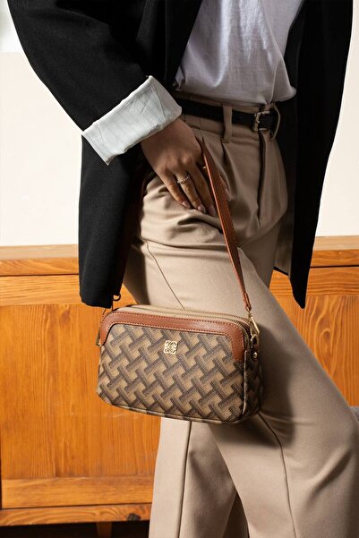 Asel Çanta Kadın Vizon Desenli Baget ve Çapraz Kullanımlı Şık Çanta