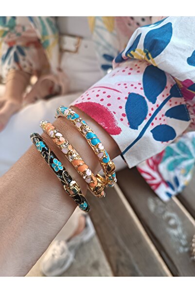 Blotch Black-Blue Colored Enamel Flower Patterned Handcuff Bracelet