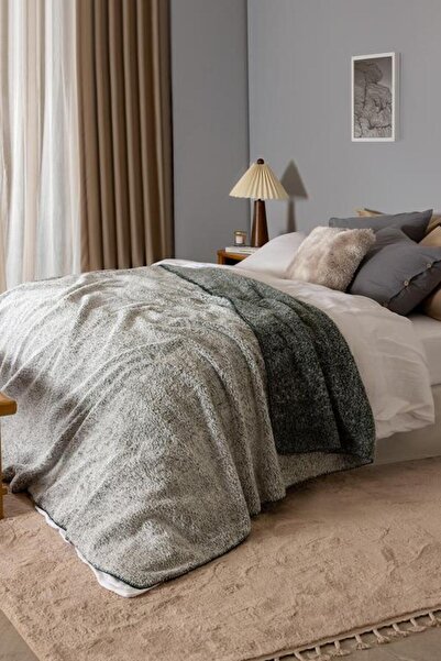 Madame Coco Nord Double Sherpa Blanket - Khaki