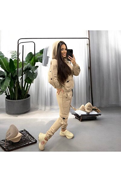 Pretty Women's padded tracksuit with pockets