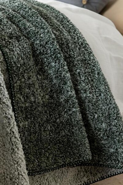 Madame Coco Nord Double Sherpa Blanket - Khaki