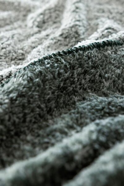 Madame Coco Nord Double Sherpa Blanket - Khaki