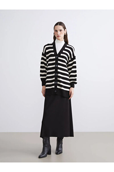 LC Waikiki LCW Modest Μαύρη ριγέ ζακέτα γυναικεία πλεκτή με λαιμόκοψη σε σχήμα V