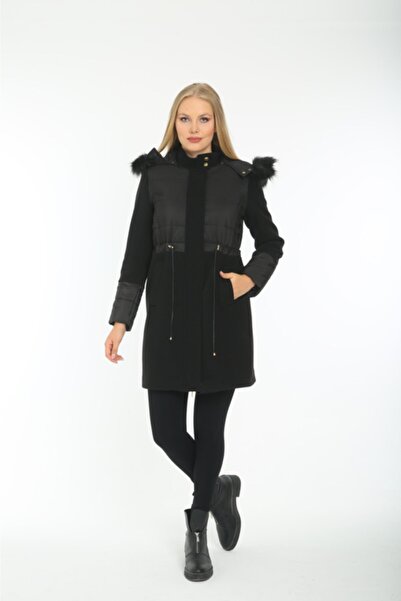 Lalezar Kadın Siyah Kapüşonlu Kapitone Detaylı Kaban