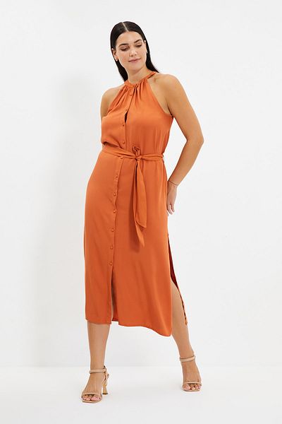 Trendyol Collection Cinnamon Belted Převládající límec Midi Woven Košilové šaty TWOSS19XM0112